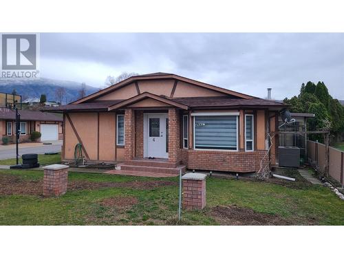 6437 Meadows Dr Unit# 4, Oliver, BC - Outdoor