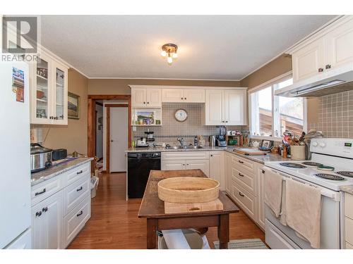 3969 7Th Avenue, Smithers, BC - Indoor Photo Showing Kitchen