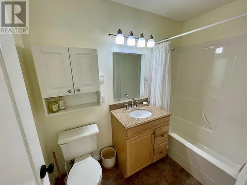 1002 Riverside Avenue Unit# 207, Sicamous, BC - Indoor Photo Showing Bathroom
