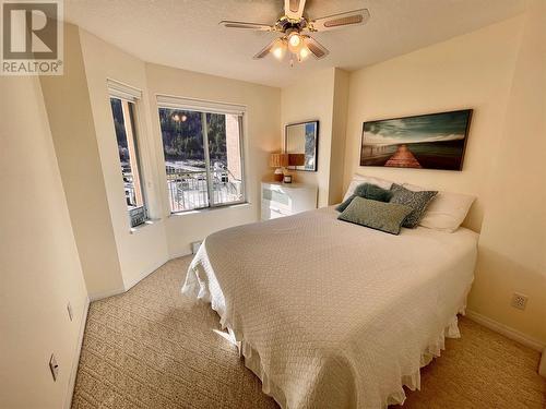 1002 Riverside Avenue Unit# 207, Sicamous, BC - Indoor Photo Showing Bedroom