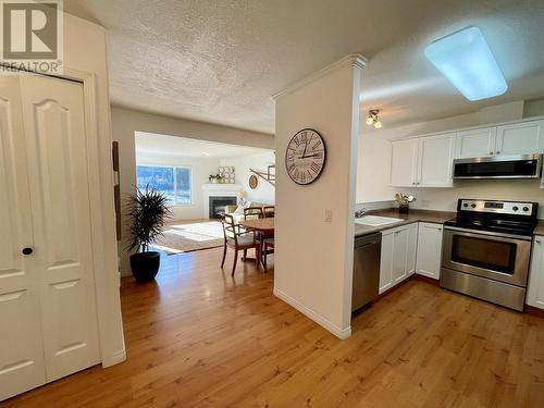 1002 Riverside Avenue Unit# 207, Sicamous, BC - Indoor Photo Showing Kitchen