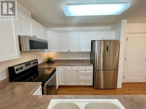 1002 Riverside Avenue Unit# 207, Sicamous, BC - Indoor Photo Showing Kitchen