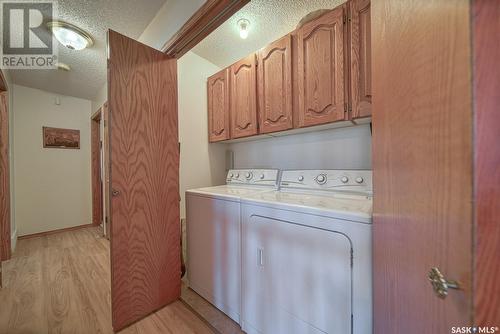 41 Dahlia Crescent, Moose Jaw, SK - Indoor Photo Showing Laundry Room
