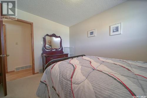 41 Dahlia Crescent, Moose Jaw, SK - Indoor Photo Showing Bedroom