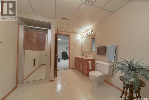 41 Dahlia Crescent, Moose Jaw, SK - Indoor Photo Showing Bathroom