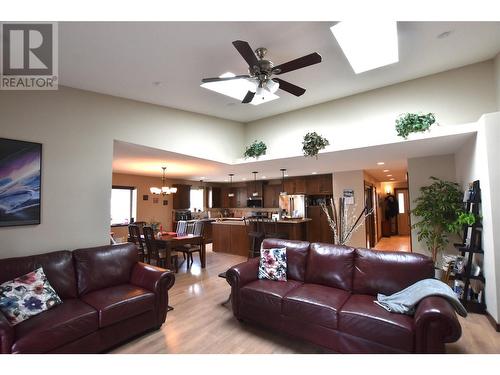 289 Argali Street, Vernon, BC - Indoor Photo Showing Living Room