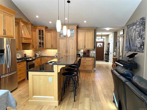 940 Wally'S Way, French Creek, BC - Indoor Photo Showing Kitchen With Upgraded Kitchen