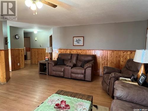 9Km West Of Makwa, Loon Lake Rm No. 561, SK - Indoor Photo Showing Living Room