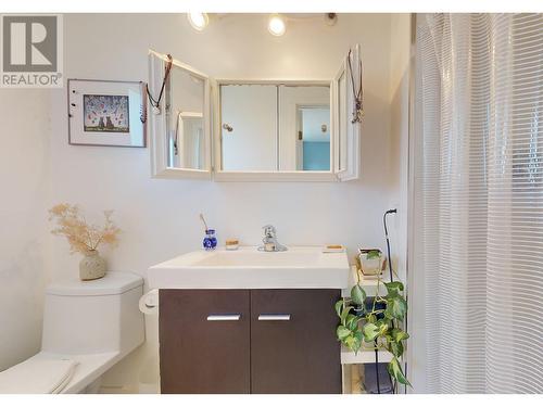 750 Callanan Street, Quesnel, BC - Indoor Photo Showing Bathroom