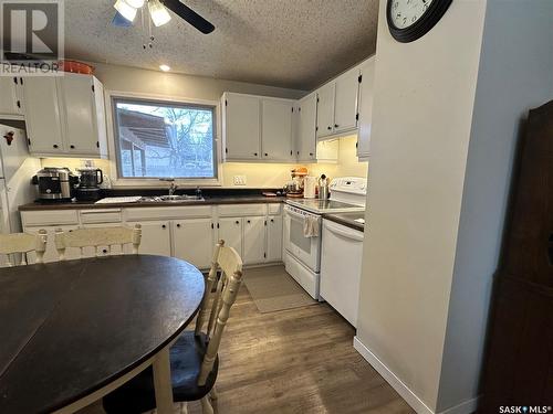 502 2Nd Avenue E, Assiniboia, SK - Indoor Photo Showing Kitchen With Double Sink