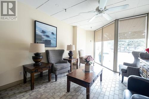 #404 -350 Front St, Belleville, ON - Indoor Photo Showing Living Room