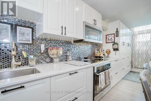 #Ph1 -3621 Lake Shore Blvd W, Toronto, ON - Indoor Photo Showing Kitchen With Upgraded Kitchen
