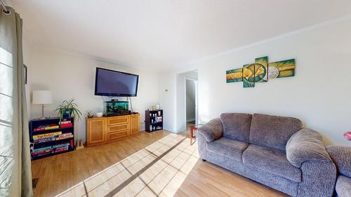 2213 3Rd Street N, Cranbrook, BC - Indoor Photo Showing Bedroom