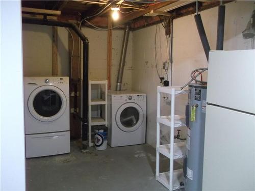468 Sarah Avenue, Somerset, MB - Indoor Photo Showing Laundry Room