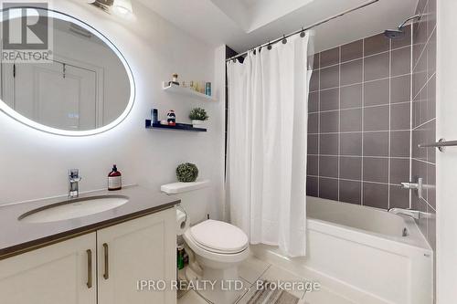 1 Queen Mary Crt, Vaughan, ON - Indoor Photo Showing Bathroom