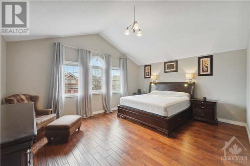 32 Nortoba Crescent, Ottawa, ON - Indoor Photo Showing Bedroom