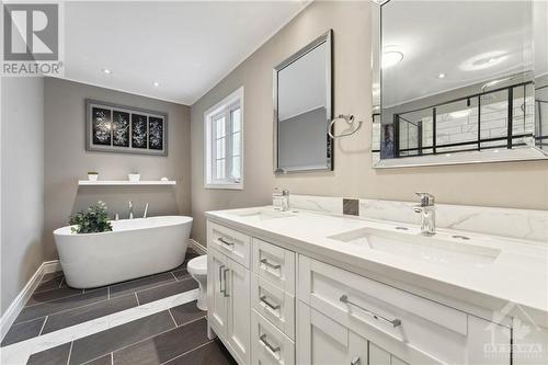 32 Nortoba Crescent, Ottawa, ON - Indoor Photo Showing Bathroom