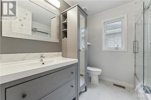32 Nortoba Crescent, Ottawa, ON - Indoor Photo Showing Bathroom