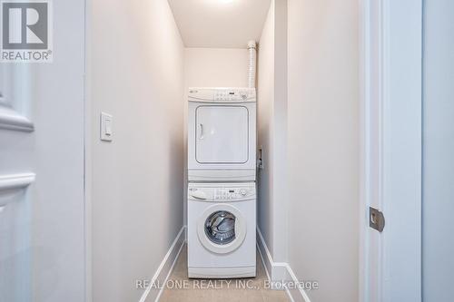 #1203 -662 Sheppard Ave E, Toronto, ON - Indoor Photo Showing Laundry Room