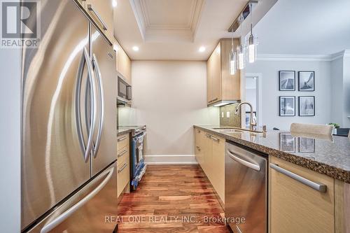 #1203 -662 Sheppard Ave E, Toronto, ON - Indoor Photo Showing Kitchen With Upgraded Kitchen