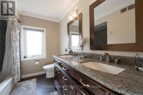 59 Oatlands Cres, Richmond Hill, ON - Indoor Photo Showing Bathroom