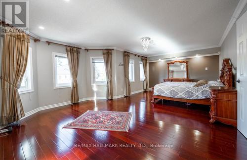59 Oatlands Crescent, Richmond Hill, ON - Indoor Photo Showing Bedroom