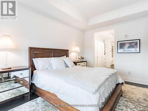 504B - 1 Elizabeth Street, Burlington, ON - Indoor Photo Showing Bedroom