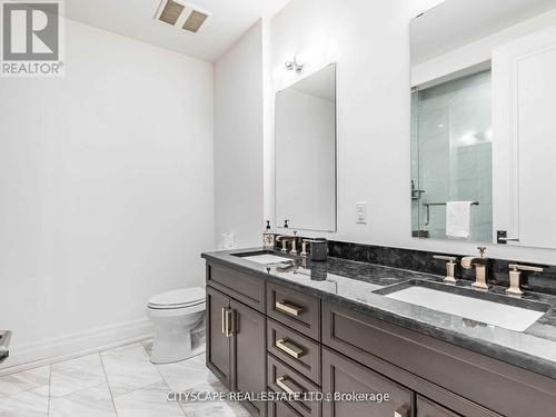 504B - 1 Elizabeth Street, Burlington, ON - Indoor Photo Showing Bathroom