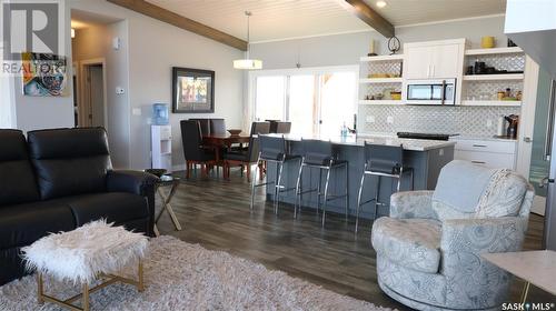 700 Saskatoon Drive, Katepwa Beach, SK - Indoor Photo Showing Living Room