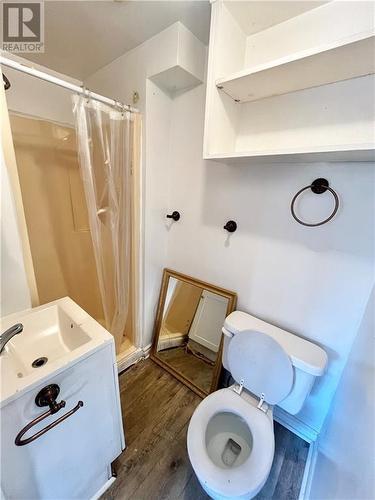 217 Alice Street Unit#1, Cornwall, ON - Indoor Photo Showing Bathroom