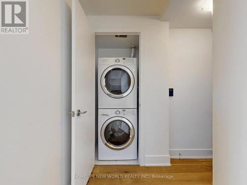 #2802 -200 Bloor St W, Toronto, ON - Indoor Photo Showing Laundry Room
