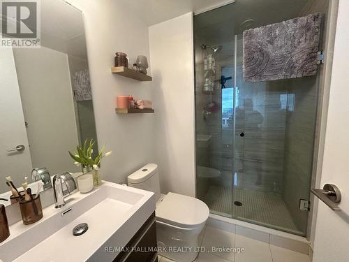 4010 - 39 Roehampton Avenue, Toronto, ON - Indoor Photo Showing Bathroom