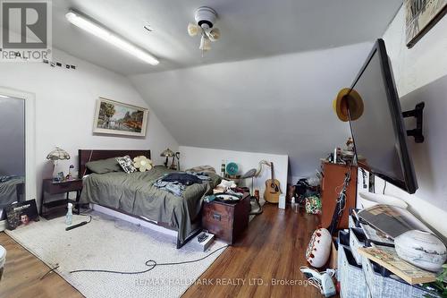 534 Queen St E, Toronto, ON - Indoor Photo Showing Bedroom