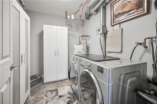 19 Lake Avenue S|Unit #202, Stoney Creek, ON - Indoor Photo Showing Laundry Room