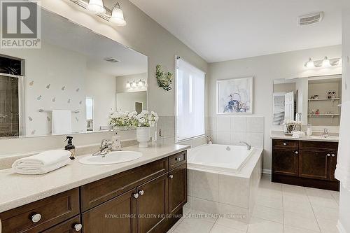 224 The Meadows Ave, Markham, ON - Indoor Photo Showing Bathroom