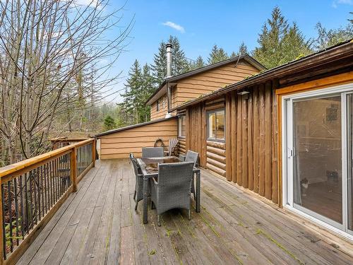 1045 Koen Rd, Whiskey Creek, BC - Outdoor With Deck Patio Veranda With Exterior