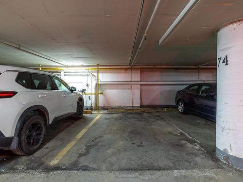 Parking - 204-21 Ch. Du Bord-Du-Lac-Lakeshore, Pointe-Claire, QC - Indoor Photo Showing Garage