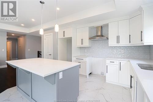 2592 Mayfair, Lasalle, ON - Indoor Photo Showing Kitchen With Upgraded Kitchen