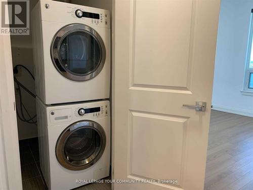 #1023 -7161 Yonge St, Markham, ON - Indoor Photo Showing Laundry Room