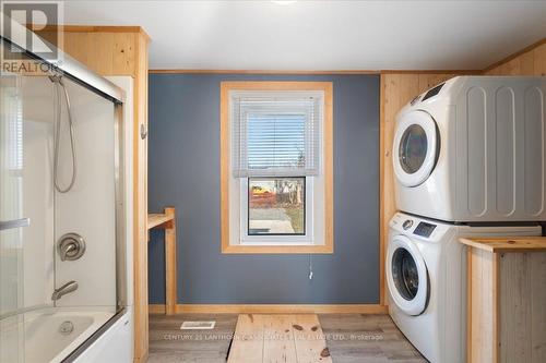 409 Bleecker Ave, Belleville, ON - Indoor Photo Showing Laundry Room