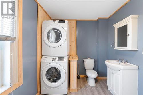 409 Bleecker Ave, Belleville, ON - Indoor Photo Showing Laundry Room