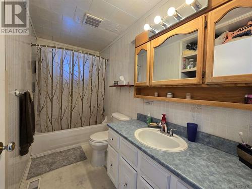 48 Mowat St, Latchford, ON - Indoor Photo Showing Bathroom