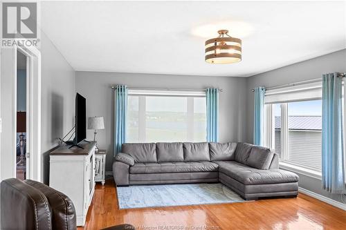 8 Waterfront Lane, Sainte-Marie-De-Kent, NB - Indoor Photo Showing Living Room