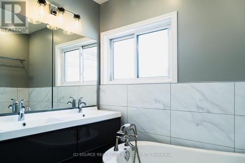 707 Parkdale Avenue, Ottawa, ON - Indoor Photo Showing Bathroom