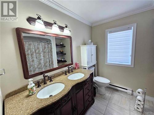 1066 Sycamore, Bathurst, NB - Indoor Photo Showing Bathroom
