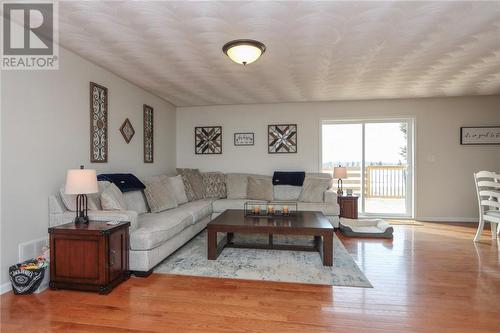 2033 Morgan, Greater Sudbury, ON - Indoor Photo Showing Living Room