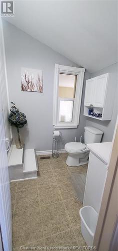 572 Hughes Street, Dresden, ON - Indoor Photo Showing Bathroom
