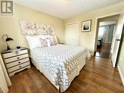 10 Gravel Ave, Fauquier, ON - Indoor Photo Showing Bedroom