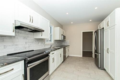 810 Concession Street, Hamilton, ON - Indoor Photo Showing Kitchen With Upgraded Kitchen
