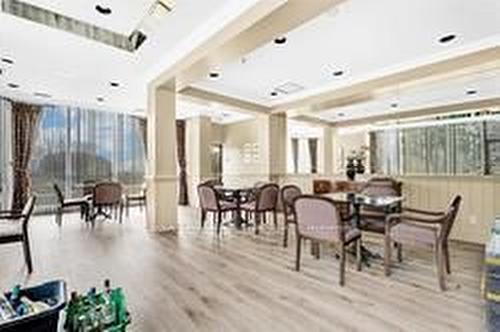 1109-880 Dundas St W, Mississauga, ON - Indoor Photo Showing Dining Room